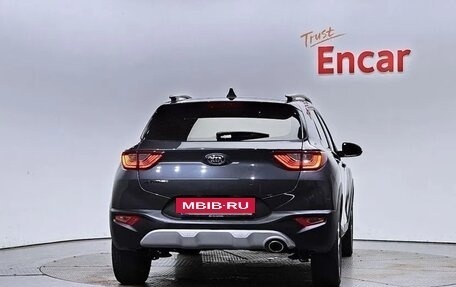 KIA Stonic, 2020 год, 1 670 000 рублей, 10 фотография