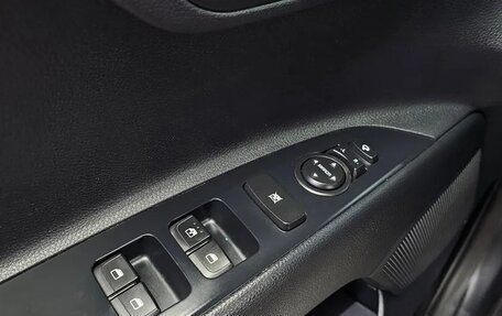 KIA Stonic, 2020 год, 1 670 000 рублей, 23 фотография