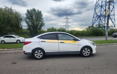 Hyundai Solaris II рестайлинг, 2015 год, 480 000 рублей, 4 фотография