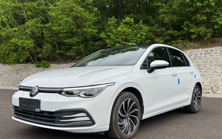 Volkswagen Golf VIII, 2021 год, 1 695 000 рублей, 3 фотография