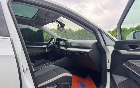 Volkswagen Golf VIII, 2021 год, 1 695 000 рублей, 18 фотография