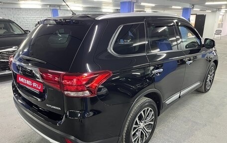 Mitsubishi Outlander III рестайлинг 3, 2015 год, 1 795 000 рублей, 5 фотография