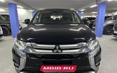 Mitsubishi Outlander III рестайлинг 3, 2015 год, 1 795 000 рублей, 2 фотография