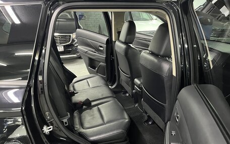 Mitsubishi Outlander III рестайлинг 3, 2015 год, 1 795 000 рублей, 19 фотография