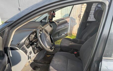 Toyota Avensis Verso I рестайлинг, 2003 год, 750 000 рублей, 5 фотография