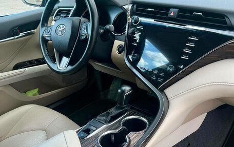 Toyota Camry, 2018 год, 3 500 000 рублей, 9 фотография