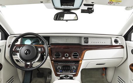 Rolls-Royce Phantom VIII, 2019 год, 32 600 000 рублей, 10 фотография