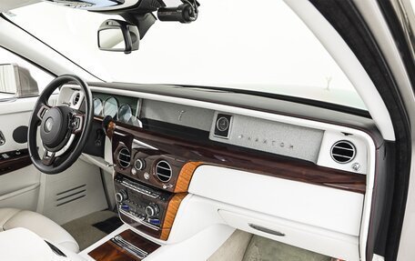 Rolls-Royce Phantom VIII, 2019 год, 32 600 000 рублей, 20 фотография