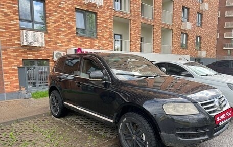 Volkswagen Touareg III, 2005 год, 590 000 рублей, 2 фотография