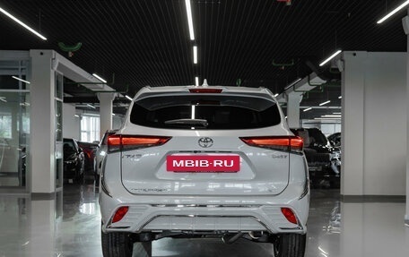 Toyota Highlander, 2026 год, 6 000 000 рублей, 6 фотография