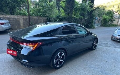 Hyundai Elantra, 2022 год, 2 100 000 рублей, 5 фотография