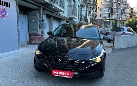 Hyundai Elantra, 2022 год, 2 100 000 рублей, 6 фотография
