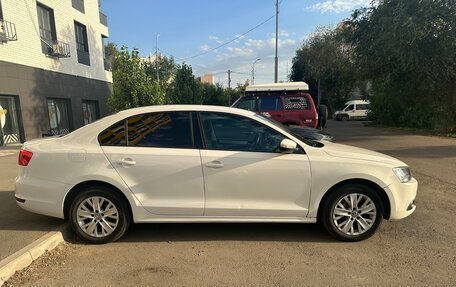 Volkswagen Jetta VI, 2012 год, 899 000 рублей, 3 фотография
