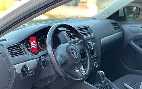 Volkswagen Jetta VI, 2012 год, 899 000 рублей, 15 фотография