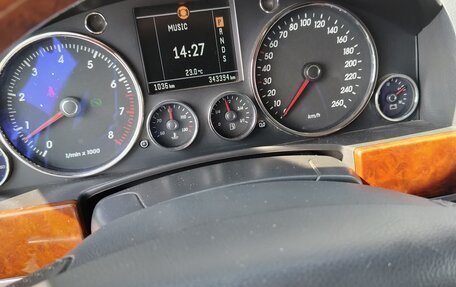 Volkswagen Touareg III, 2004 год, 1 250 000 рублей, 12 фотография