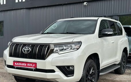 Toyota Land Cruiser Prado 150 рестайлинг 2, 2021 год, 5 700 000 рублей, 3 фотография