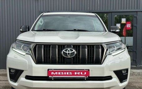 Toyota Land Cruiser Prado 150 рестайлинг 2, 2021 год, 5 700 000 рублей, 2 фотография