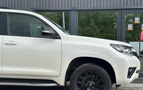 Toyota Land Cruiser Prado 150 рестайлинг 2, 2021 год, 5 700 000 рублей, 6 фотография