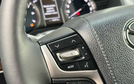 Toyota Land Cruiser Prado 150 рестайлинг 2, 2021 год, 5 700 000 рублей, 16 фотография