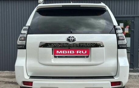 Toyota Land Cruiser Prado 150 рестайлинг 2, 2021 год, 5 700 000 рублей, 11 фотография