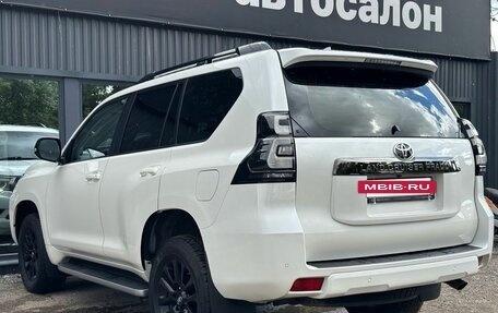 Toyota Land Cruiser Prado 150 рестайлинг 2, 2021 год, 5 700 000 рублей, 12 фотография