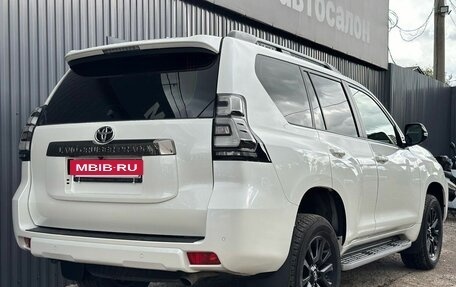 Toyota Land Cruiser Prado 150 рестайлинг 2, 2021 год, 5 700 000 рублей, 5 фотография