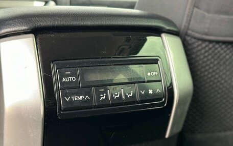 Toyota Land Cruiser Prado 150 рестайлинг 2, 2021 год, 5 700 000 рублей, 23 фотография