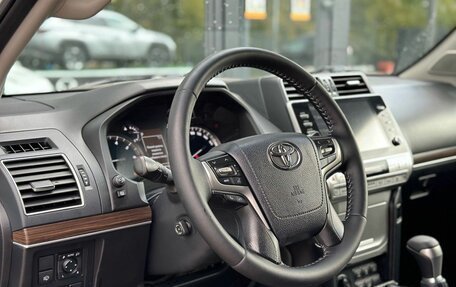 Toyota Land Cruiser Prado 150 рестайлинг 2, 2021 год, 5 700 000 рублей, 20 фотография