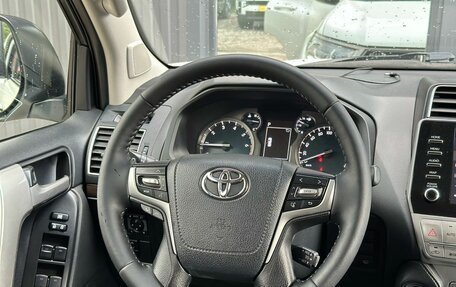 Toyota Land Cruiser Prado 150 рестайлинг 2, 2021 год, 5 700 000 рублей, 22 фотография