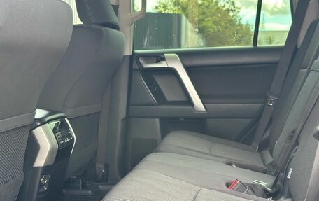Toyota Land Cruiser Prado 150 рестайлинг 2, 2021 год, 5 700 000 рублей, 24 фотография
