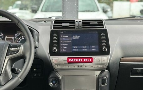 Toyota Land Cruiser Prado 150 рестайлинг 2, 2021 год, 5 700 000 рублей, 25 фотография