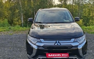 Mitsubishi Outlander III рестайлинг 3, 2019 год, 2 100 000 рублей, 1 фотография
