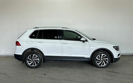 Volkswagen Tiguan II, 2018 год, 2 090 000 рублей, 8 фотография