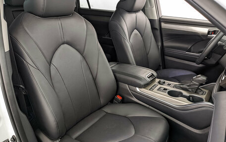 Toyota Highlander, 2024 год, 4 845 000 рублей, 24 фотография