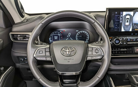 Toyota Highlander, 2024 год, 4 845 000 рублей, 22 фотография