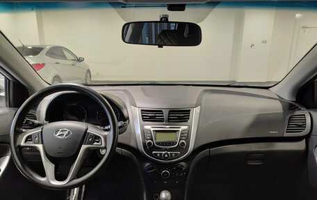 Hyundai Solaris II рестайлинг, 2013 год, 960 000 рублей, 18 фотография