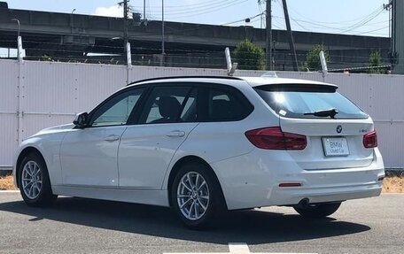 BMW 3 серия, 2018 год, 1 350 000 рублей, 3 фотография