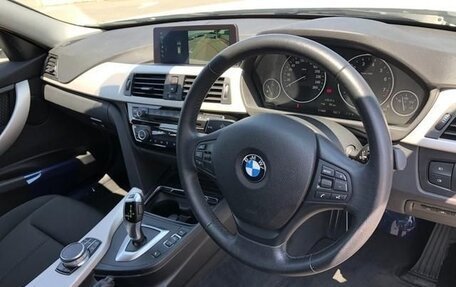 BMW 3 серия, 2018 год, 1 350 000 рублей, 19 фотография