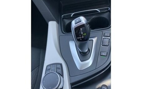 BMW 3 серия, 2018 год, 1 350 000 рублей, 21 фотография