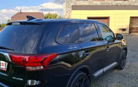 Mitsubishi Outlander III рестайлинг 3, 2019 год, 2 100 000 рублей, 4 фотография