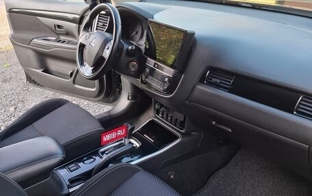 Mitsubishi Outlander III рестайлинг 3, 2019 год, 2 100 000 рублей, 8 фотография