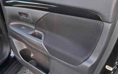 Mitsubishi Outlander III рестайлинг 3, 2019 год, 2 100 000 рублей, 10 фотография