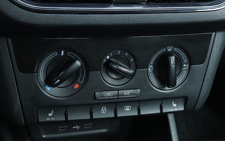 Volkswagen Polo VI (EU Market), 2022 год, 1 700 000 рублей, 15 фотография