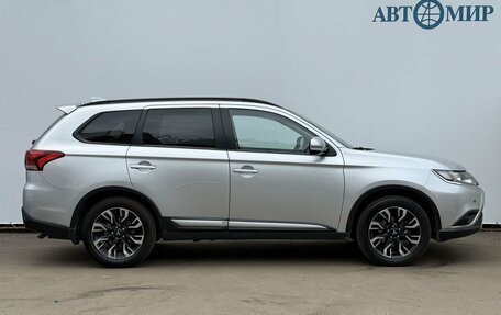 Mitsubishi Outlander III рестайлинг 3, 2021 год, 2 470 000 рублей, 4 фотография