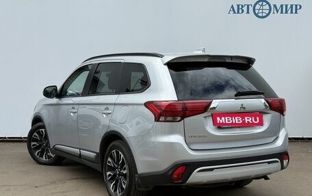 Mitsubishi Outlander III рестайлинг 3, 2021 год, 2 470 000 рублей, 7 фотография