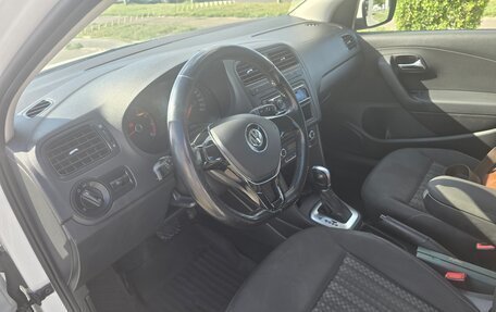 Volkswagen Polo VI (EU Market), 2017 год, 1 000 000 рублей, 8 фотография