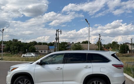 Toyota Highlander III, 2015 год, 2 800 000 рублей, 2 фотография