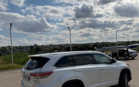 Toyota Highlander III, 2015 год, 2 800 000 рублей, 4 фотография