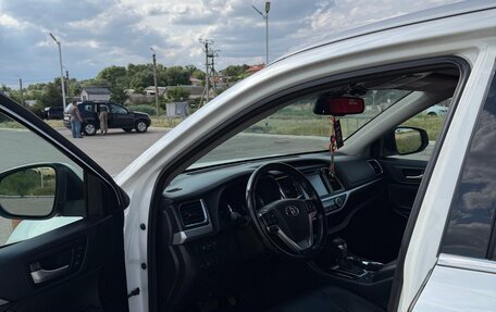 Toyota Highlander III, 2015 год, 2 800 000 рублей, 9 фотография