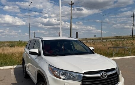 Toyota Highlander III, 2015 год, 2 800 000 рублей, 6 фотография